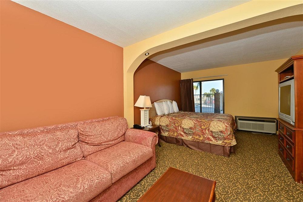 Days Inn & Suites By Wyndham Tampa - Ybor City Kamer foto
