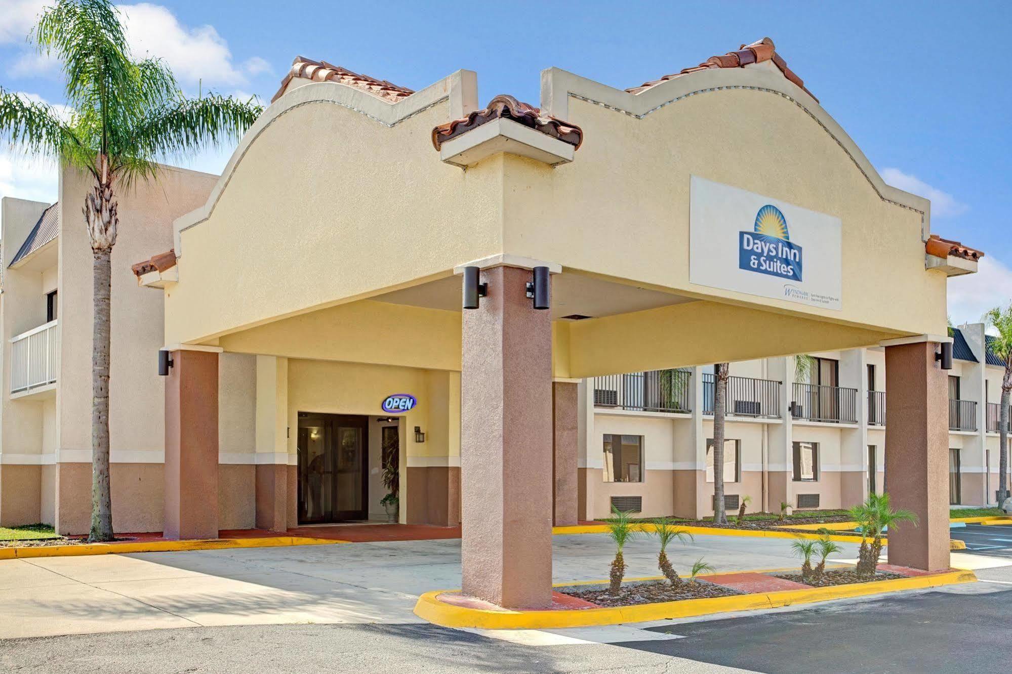 Days Inn & Suites By Wyndham Tampa - Ybor City Buitenkant foto