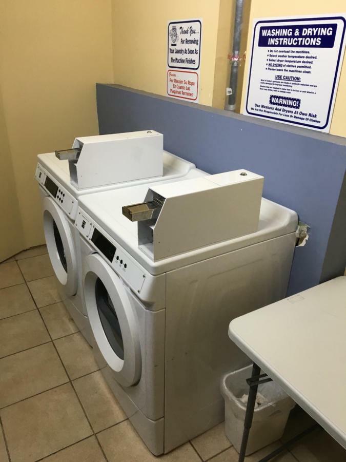 Days Inn & Suites By Wyndham Tampa - Ybor City Buitenkant foto